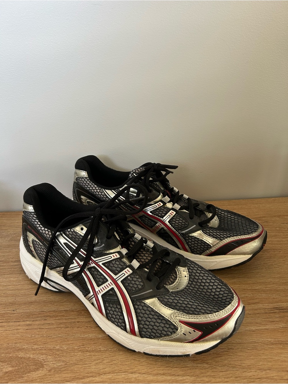 ASICS men’s running shoes